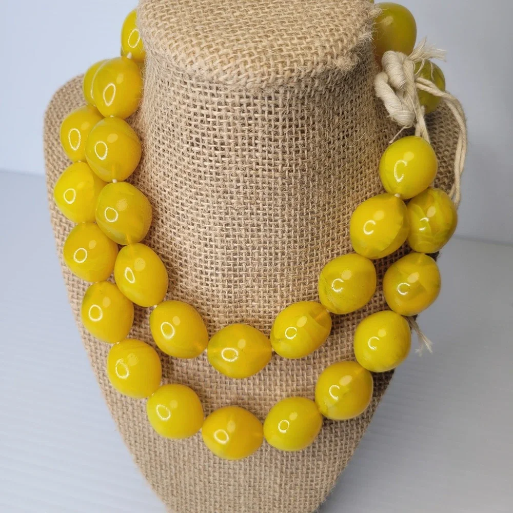 Vintage Yellow Egg Shaped Oval Venetian Glass 1